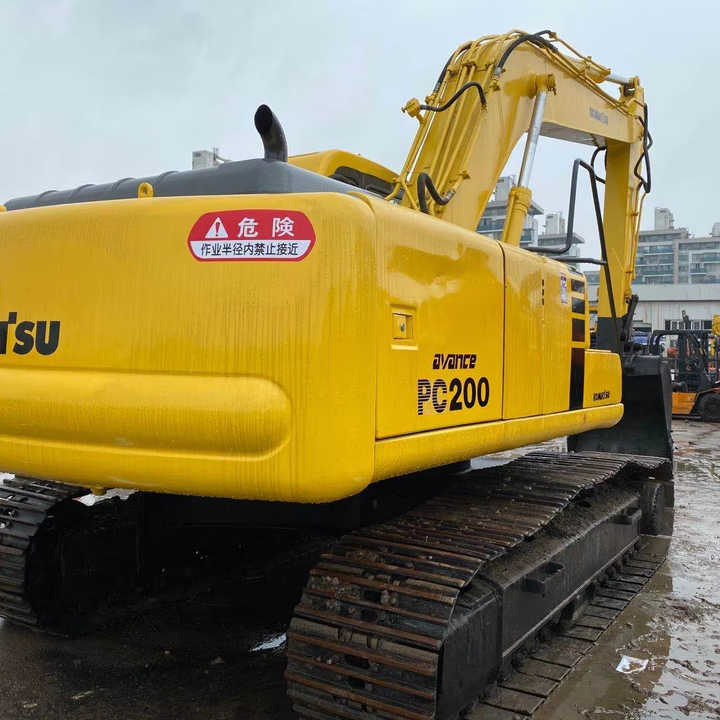 Used Good Quality Japan Original PC220-6 in Good Condition PC220-6 Komatsu - Excavator pe şenile: Foto 1 Used Good Quality Japan Original PC220-6 in Good Condition PC220-6 Komatsu - Excavator pe şenile: Foto 1