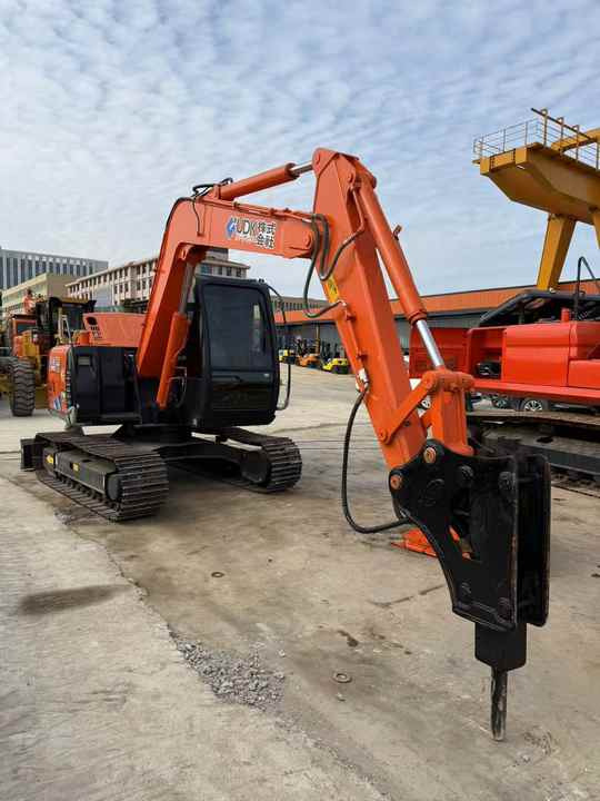 Used Hitachi Earth Moving Machine Zaxis70 Second Hand Small Size Mini Diggers Used Hitachi Mini Excavators Zx55 Zx50 Zx60 Zx70 - Excavator: Foto 2 Used Hitachi Earth Moving Machine Zaxis70 Second Hand Small Size Mini Diggers Used Hitachi Mini Excavators Zx55 Zx50 Zx60 Zx70 - Excavator: Foto 2
