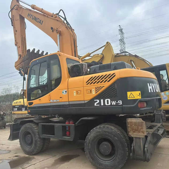 Used Hyundai Korea Hydraulic Excavator Hyundai 210-9 Excavator Excellent Condition 21 Ton Used Excavator For Sale - Excavator pe şenile: Foto 1 Used Hyundai Korea Hydraulic Excavator Hyundai 210-9 Excavator Excellent Condition 21 Ton Used Excavator For Sale - Excavator pe şenile: Foto 1