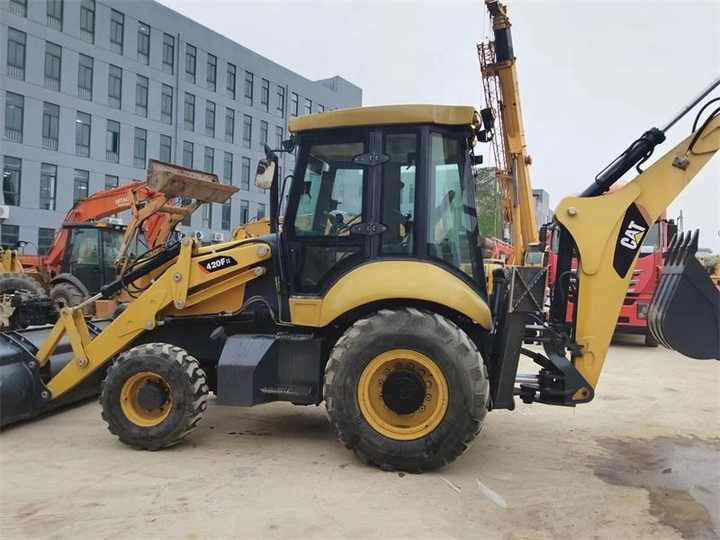 Used Machinery CAT 420F for Sale, Caterpillar Machinery Used Backhoe Loader in Shanghai Used Cat 416 420 Retro Excavator - Buldoexcavator: Foto 2 Used Machinery CAT 420F for Sale, Caterpillar Machinery Used Backhoe Loader in Shanghai Used Cat 416 420 Retro Excavator - Buldoexcavator: Foto 2