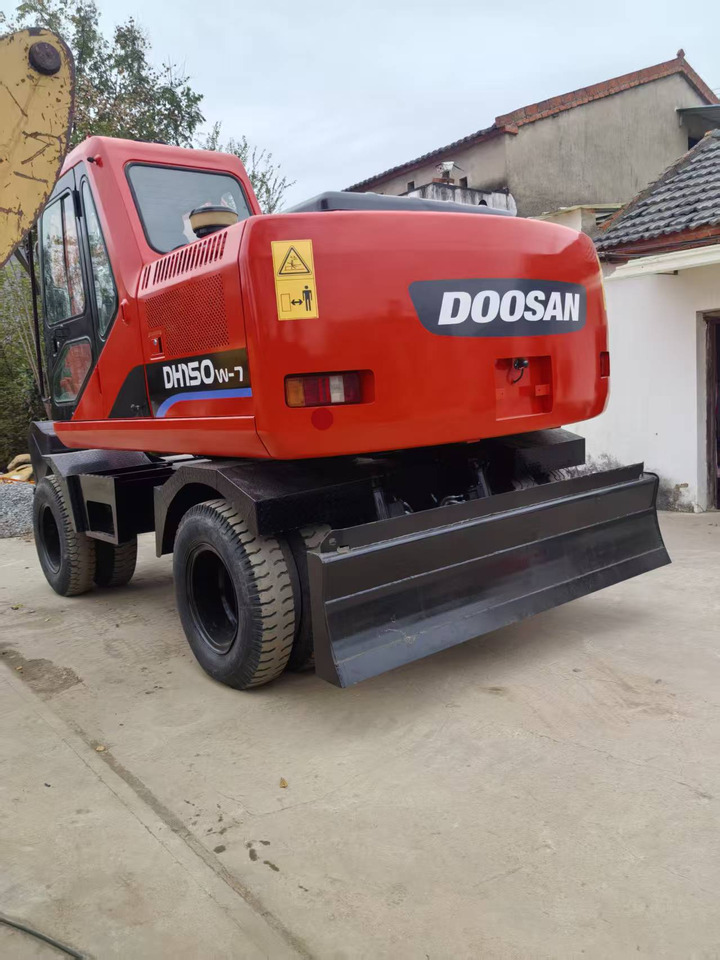 Doosan Used DH150W-7 wheeled excavator for sale at a low price. - Excavator pe roţi: Foto 2 Doosan Used DH150W-7 wheeled excavator for sale at a low price. - Excavator pe roţi: Foto 2