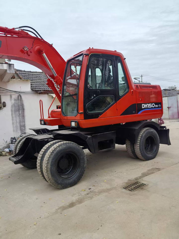 Doosan Used DH150W-7 wheeled excavator for sale at a low price. - Excavator pe roţi: Foto 1 Doosan Used DH150W-7 wheeled excavator for sale at a low price. - Excavator pe roţi: Foto 1