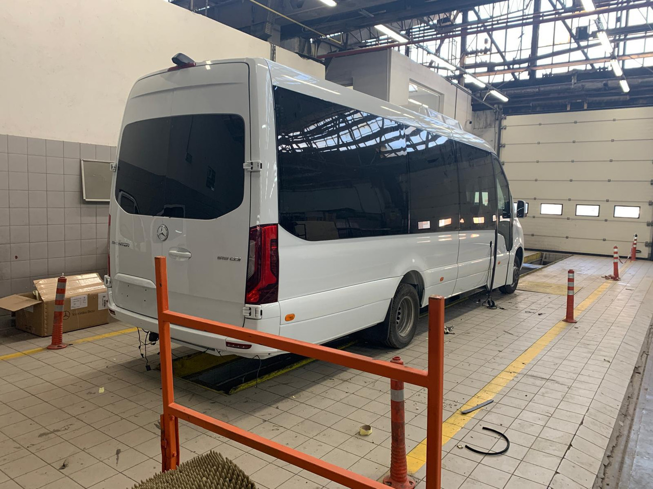 MERCEDES-BENZ SPRINTER 519 - Microbuz, Transport persoane: Foto 4 MERCEDES-BENZ SPRINTER 519 - Microbuz, Transport persoane: Foto 4