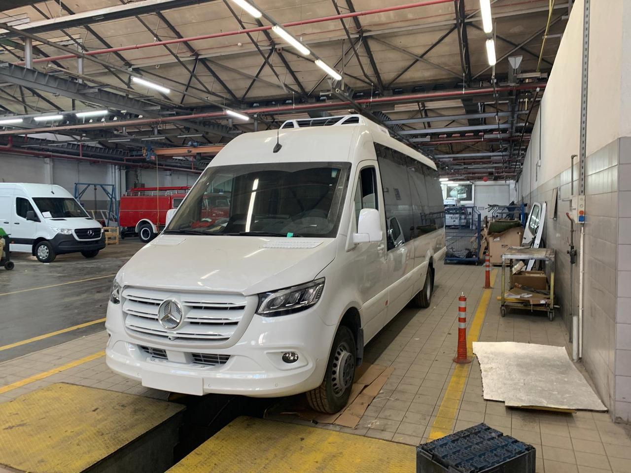 MERCEDES-BENZ SPRINTER 519 - Microbuz, Transport persoane: Foto 3 MERCEDES-BENZ SPRINTER 519 - Microbuz, Transport persoane: Foto 3