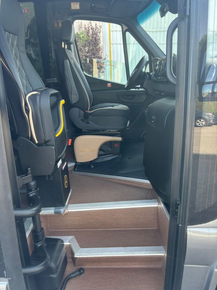 MERCEDES-BENZ SPRINTER 519 - Microbuz, Transport persoane: Foto 4 MERCEDES-BENZ SPRINTER 519 - Microbuz, Transport persoane: Foto 4