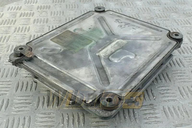 Deutz 60100008 - Calculator de bord pentru Utilaje constructii: Foto 2 Deutz 60100008 - Calculator de bord pentru Utilaje constructii: Foto 2