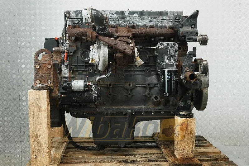 Iveco F4HE0684J*D100 - Motor pentru Utilaje constructii: Foto 2 Iveco F4HE0684J*D100 - Motor pentru Utilaje constructii: Foto 2