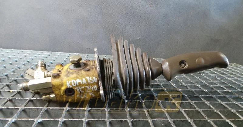 Komatsu PC240-5 - Supapa hidraulica pentru Utilaje constructii: Foto 1 Komatsu PC240-5 - Supapa hidraulica pentru Utilaje constructii: Foto 1