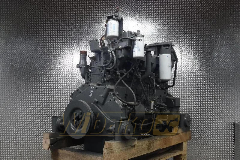 Komatsu S6D125E-2 - Motor pentru Utilaje constructii: Foto 5 Komatsu S6D125E-2 - Motor pentru Utilaje constructii: Foto 5