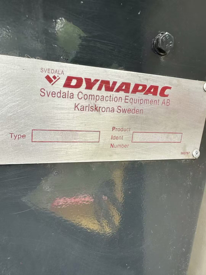 DYNAPAC CA30D - Încărcător frontal pe pneuri: Foto 5 DYNAPAC CA30D - Încărcător frontal pe pneuri: Foto 5