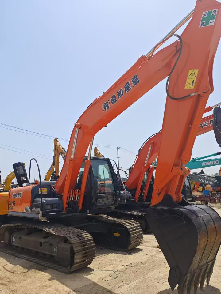 HITACHI ZX160 - Excavator pe şenile: Foto 4 HITACHI ZX160 - Excavator pe şenile: Foto 4