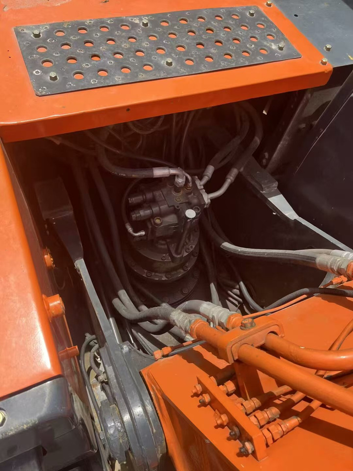 Excavator pe şenile HITACHI ZX200: Foto 14 Excavator pe şenile HITACHI ZX200: Foto 14