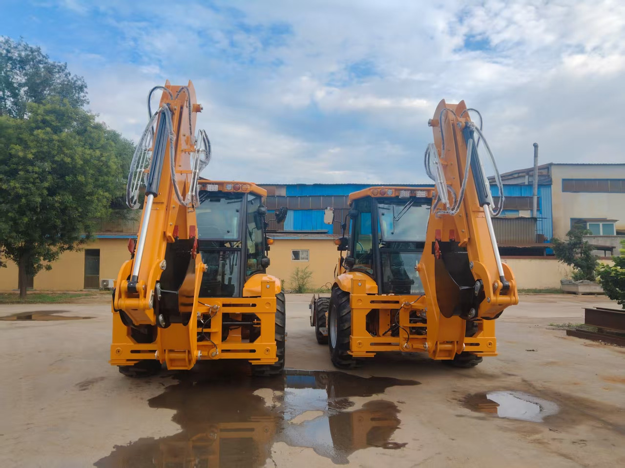 JCP ZY3CX - Buldoexcavator: Foto 1 JCP ZY3CX - Buldoexcavator: Foto 1