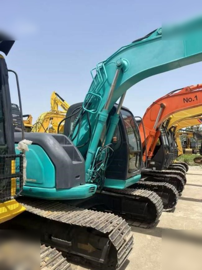 KOBELCO SK135SR - Excavator pe şenile: Foto 2 KOBELCO SK135SR - Excavator pe şenile: Foto 2