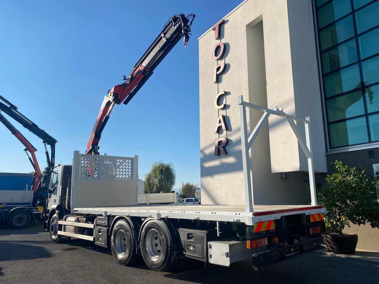 IVECO AD260S36 - Camion cu macara: Foto 4 IVECO AD260S36 - Camion cu macara: Foto 4