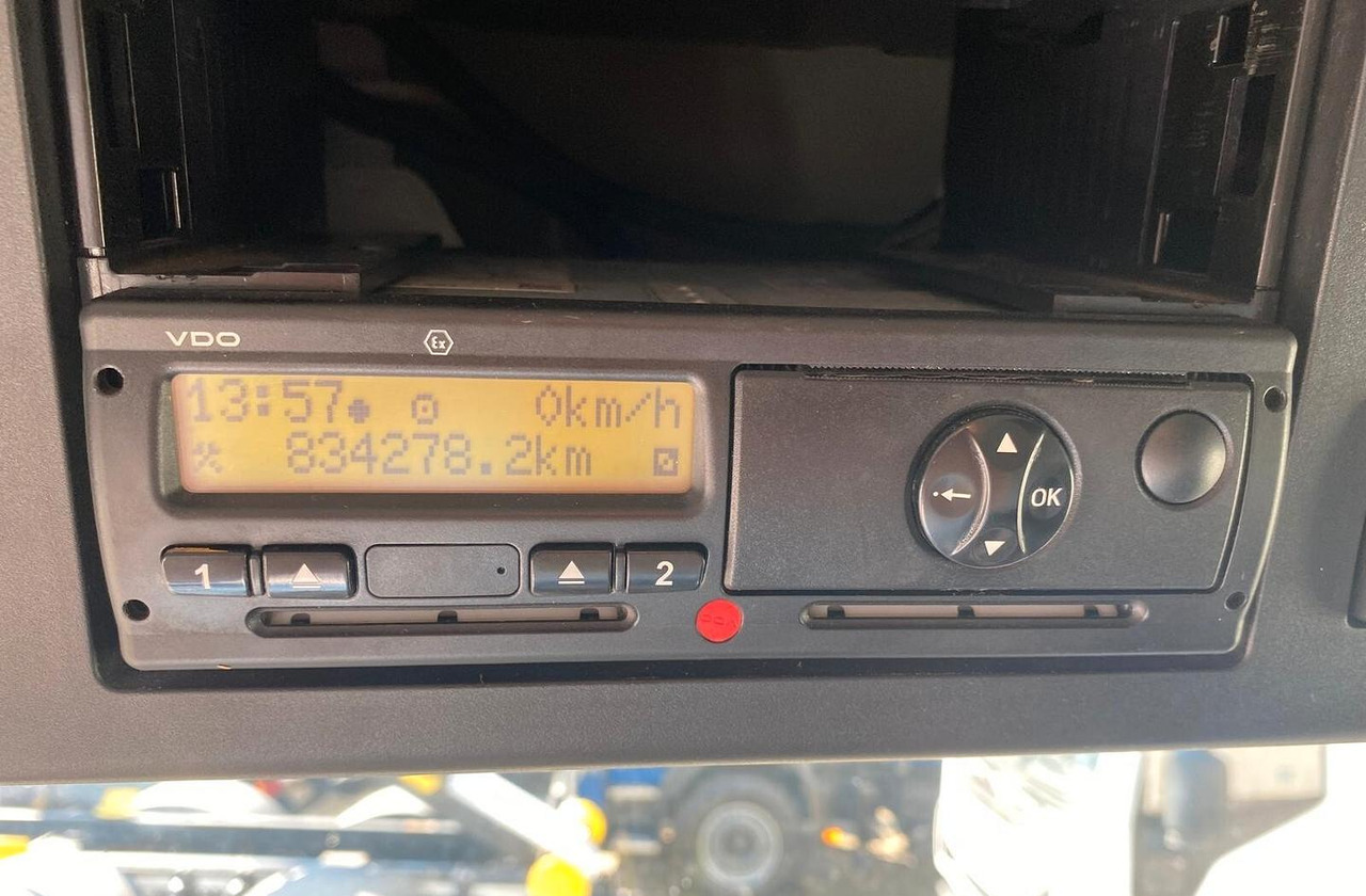 MERCEDES ANTOS 18.33 CASSONE ISOTERMICO E SPONDA - Camion frigider: Foto 5 MERCEDES ANTOS 18.33 CASSONE ISOTERMICO E SPONDA - Camion frigider: Foto 5