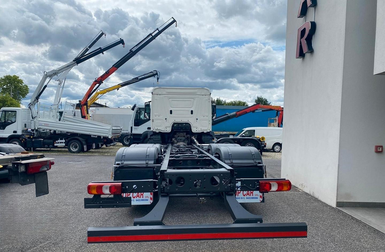 MERCEDES ANTOS 25.40 MOTRICE 3 ASSI TELAIO - Camion şasiu: Foto 5 MERCEDES ANTOS 25.40 MOTRICE 3 ASSI TELAIO - Camion şasiu: Foto 5