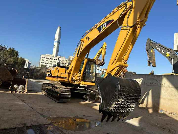 Cat325B Low Working Time CAT 320 325D 315D Excavator Caterpillar Used 25ton Cat325B Medium Size Digger - Excavator pe şenile: Foto 4 Cat325B Low Working Time CAT 320 325D 315D Excavator Caterpillar Used 25ton Cat325B Medium Size Digger - Excavator pe şenile: Foto 4