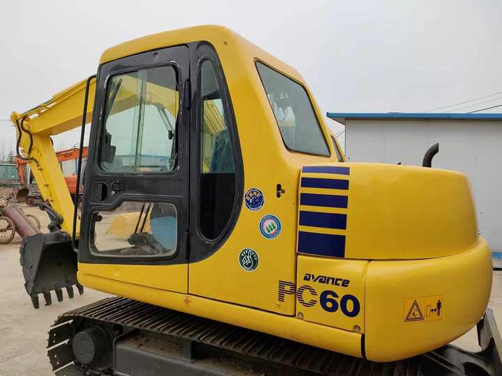 Cheap Used Komatsu PC60-7 Crawler Excavator with High Efficiency Used Heavy Machinery Komatsu P60-7 Digger Cheap for Sale - Excavator pe şenile: Foto 2 Cheap Used Komatsu PC60-7 Crawler Excavator with High Efficiency Used Heavy Machinery Komatsu P60-7 Digger Cheap for Sale - Excavator pe şenile: Foto 2