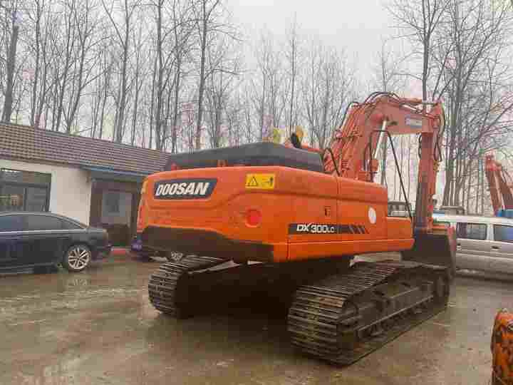 High Quality Doosan Big Size Excavator , Doosan 30ton Dx300lc Digging Machine , Doosan Excavator for Sale - Excavator pe şenile: Foto 3 High Quality Doosan Big Size Excavator , Doosan 30ton Dx300lc Digging Machine , Doosan Excavator for Sale - Excavator pe şenile: Foto 3