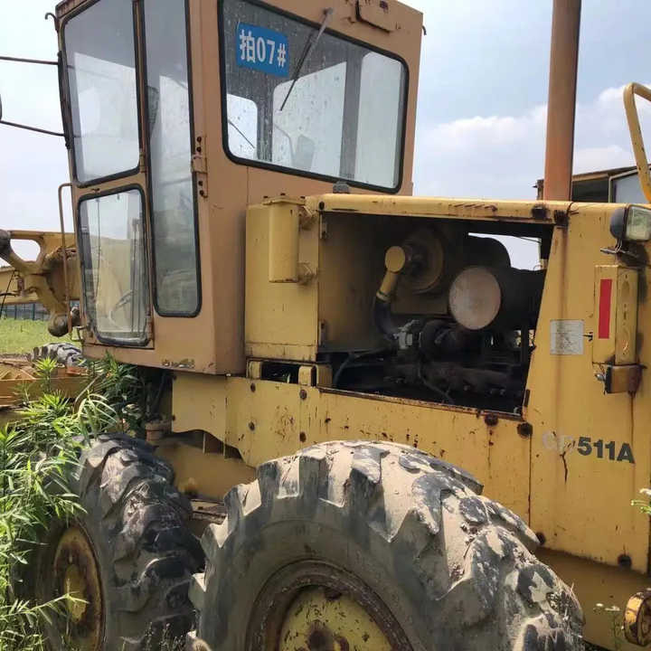 Japan Komatsu GD511 Motor Grader Cheap Price Komatsu Road Grader GD511 Good Condition in China - Autogreder: Foto 1 Japan Komatsu GD511 Motor Grader Cheap Price Komatsu Road Grader GD511 Good Condition in China - Autogreder: Foto 1