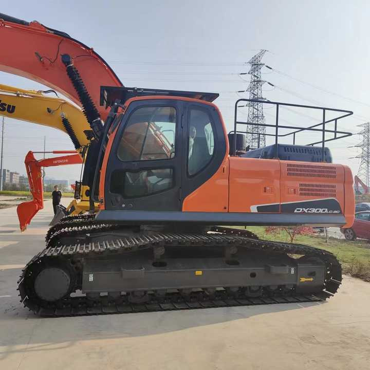Korea Made Doosan Digger Dx300lc Doosan Used Machinery Excavator , Doosan Dx220 Dx300 Dx200 - Excavator pe şenile: Foto 1 Korea Made Doosan Digger Dx300lc Doosan Used Machinery Excavator , Doosan Dx220 Dx300 Dx200 - Excavator pe şenile: Foto 1