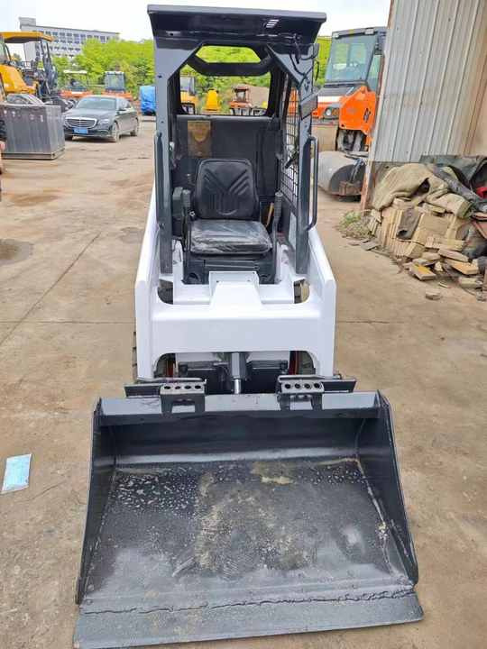 Second Hand Bobcat S70 Skid Steer Loader on Stock Excellent Performance Bobcat S70 S160 S300 330 Skid Steer for Sale - Mini încărcător: Foto 3 Second Hand Bobcat S70 Skid Steer Loader on Stock Excellent Performance Bobcat S70 S160 S300 330 Skid Steer for Sale - Mini încărcător: Foto 3