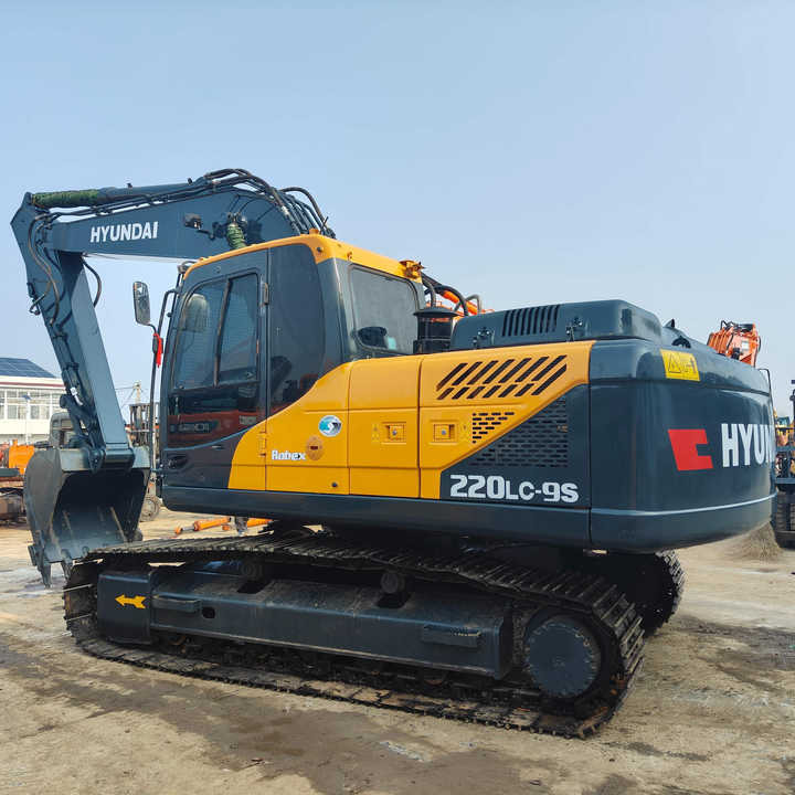 Second-hand Korean Hyundai 200LC-9S Excavator of Excellent Quality Is on Hot Sale at a Low Price - Excavator pe şenile: Foto 1 Second-hand Korean Hyundai 200LC-9S Excavator of Excellent Quality Is on Hot Sale at a Low Price - Excavator pe şenile: Foto 1