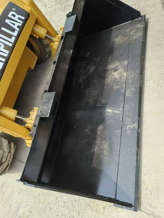 Used Caterpillar 226b Skid Steer with Excellent Performance on Sale Road Working Equipment - Mini încărcător: Foto 5 Used Caterpillar 226b Skid Steer with Excellent Performance on Sale Road Working Equipment - Mini încărcător: Foto 5