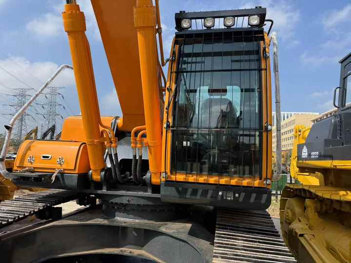 Used HYUNDAI305lc-9c Hydraulic Excavator with Excellent Performance hyundai Running Working Condition Low Price for Sale - Excavator pe şenile: Foto 4 Used HYUNDAI305lc-9c Hydraulic Excavator with Excellent Performance hyundai Running Working Condition Low Price for Sale - Excavator pe şenile: Foto 4