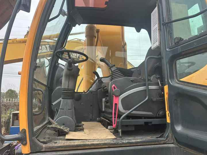 Used Hyundai Korea Hydraulic Excavator Hyundai 210-9 Excavator Excellent Condition 21 Ton Used Excavator for Sale - Excavator pe şenile: Foto 5 Used Hyundai Korea Hydraulic Excavator Hyundai 210-9 Excavator Excellent Condition 21 Ton Used Excavator for Sale - Excavator pe şenile: Foto 5