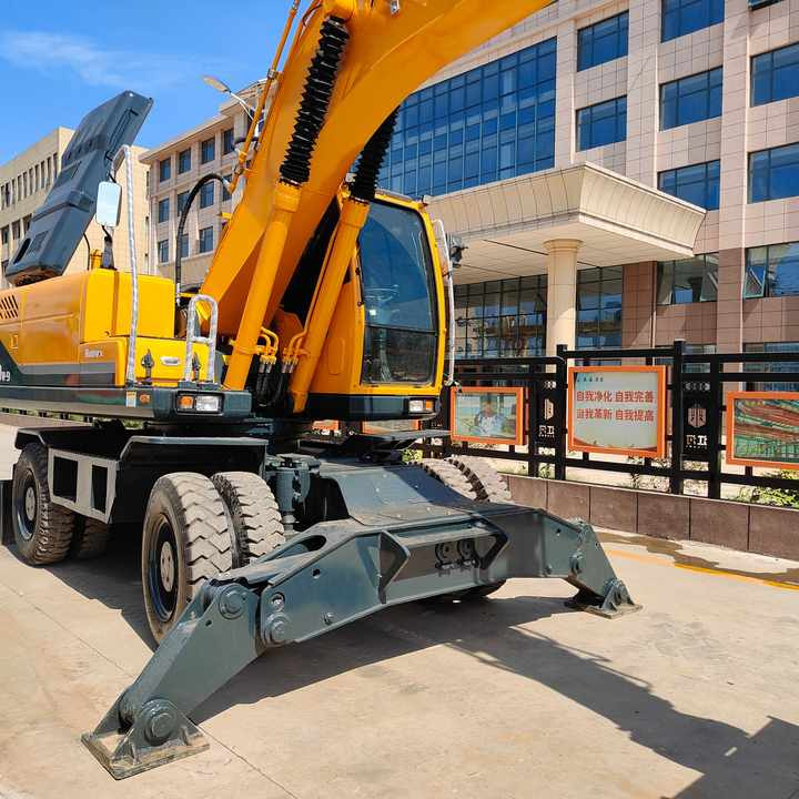 Well-Maintained Hyundai 210-9Used Wheel Excavator Construction Machine | No Major Repairs | Price Negotiable - Excavator pe roţi: Foto 3 Well-Maintained Hyundai 210-9Used Wheel Excavator Construction Machine | No Major Repairs | Price Negotiable - Excavator pe roţi: Foto 3
