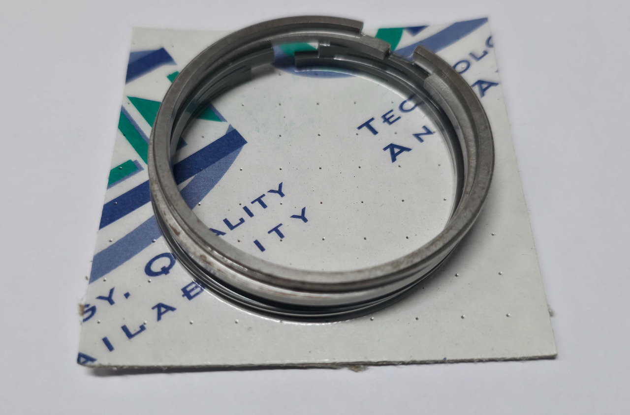 Zestaw pierścieni tłoka kompresora 0.900.0062.3 Same Lamborghini - Piston/ Inel/ Bucşă pentru Utilaje agricole: Foto 1 Zestaw pierścieni tłoka kompresora 0.900.0062.3 Same Lamborghini - Piston/ Inel/ Bucşă pentru Utilaje agricole: Foto 1