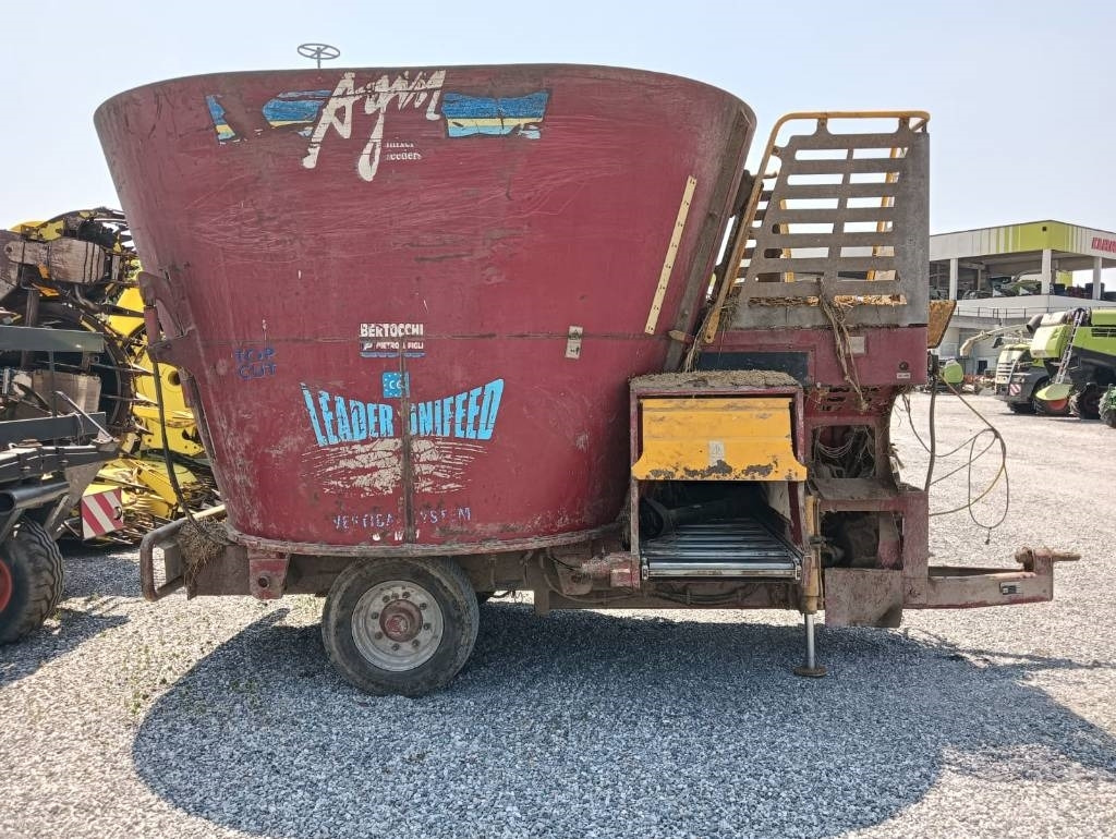 AGM W14 MC - Remorcă distribuit furaje: Foto 5 AGM W14 MC - Remorcă distribuit furaje: Foto 5