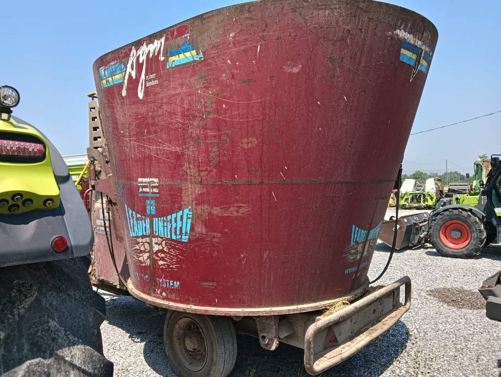 AGM W14 MC - Remorcă distribuit furaje: Foto 4 AGM W14 MC - Remorcă distribuit furaje: Foto 4
