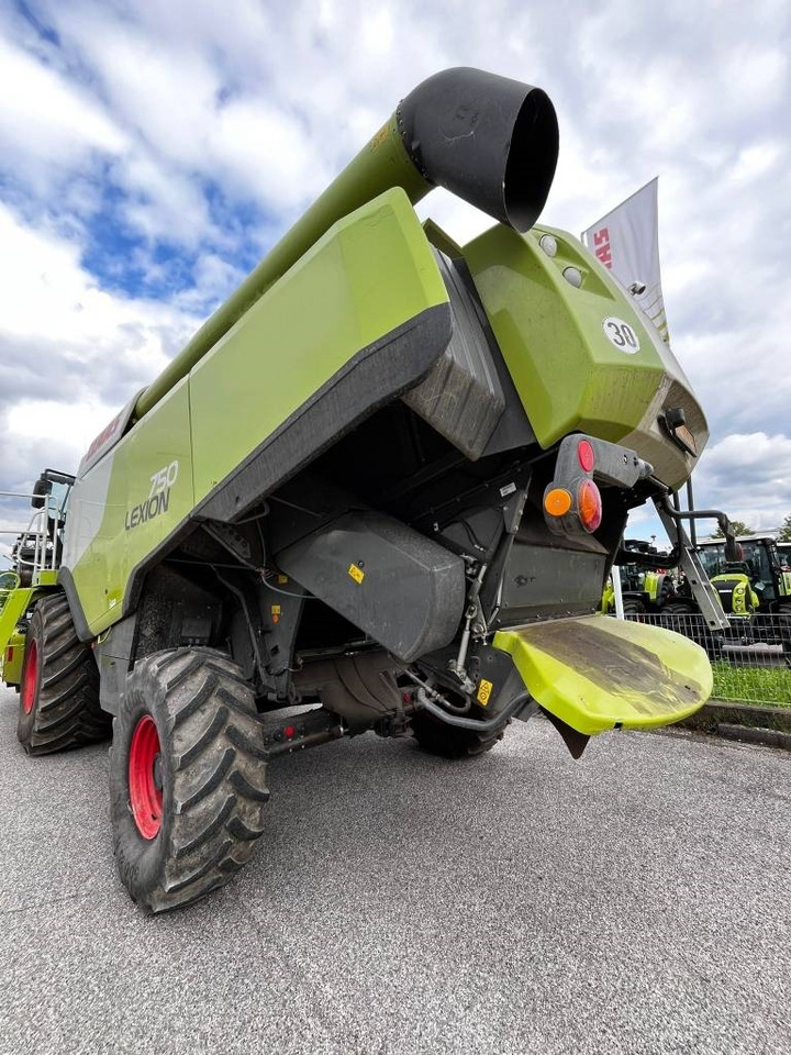 Claas Lexion 750 - Combină de recoltat cereale: Foto 2 Claas Lexion 750 - Combină de recoltat cereale: Foto 2