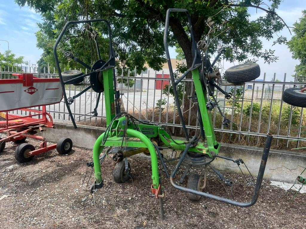 Deutz-fahr 5221 - Maşină de întors fânul: Foto 3 Deutz-fahr 5221 - Maşină de întors fânul: Foto 3