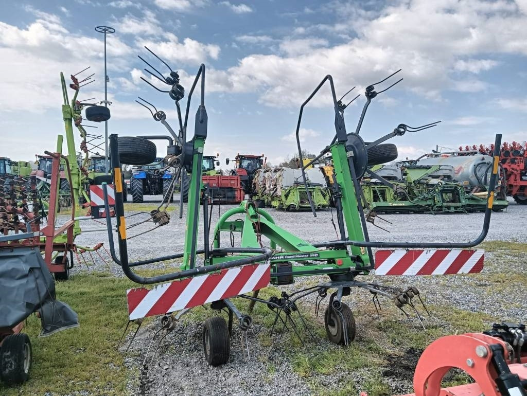 Deutz-fahr 5521 - Maşina de infoliat baloti: Foto 2 Deutz-fahr 5521 - Maşina de infoliat baloti: Foto 2