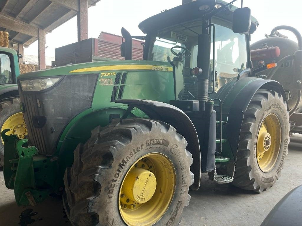 John Deere 7230 R - Tractor agricol: Foto 4 John Deere 7230 R - Tractor agricol: Foto 4