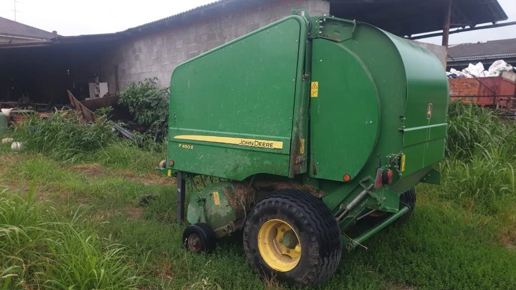 John Deere F 450 - Presă baloţi rotunzi: Foto 3 John Deere F 450 - Presă baloţi rotunzi: Foto 3