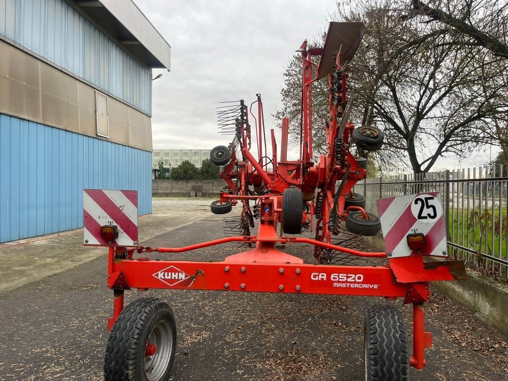 Kuhn 6520 - Maşină de întors fânul: Foto 5 Kuhn 6520 - Maşină de întors fânul: Foto 5