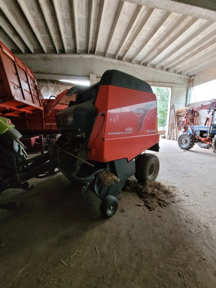 Kuhn VB 2160 - Presă baloţi rotunzi: Foto 1 Kuhn VB 2160 - Presă baloţi rotunzi: Foto 1