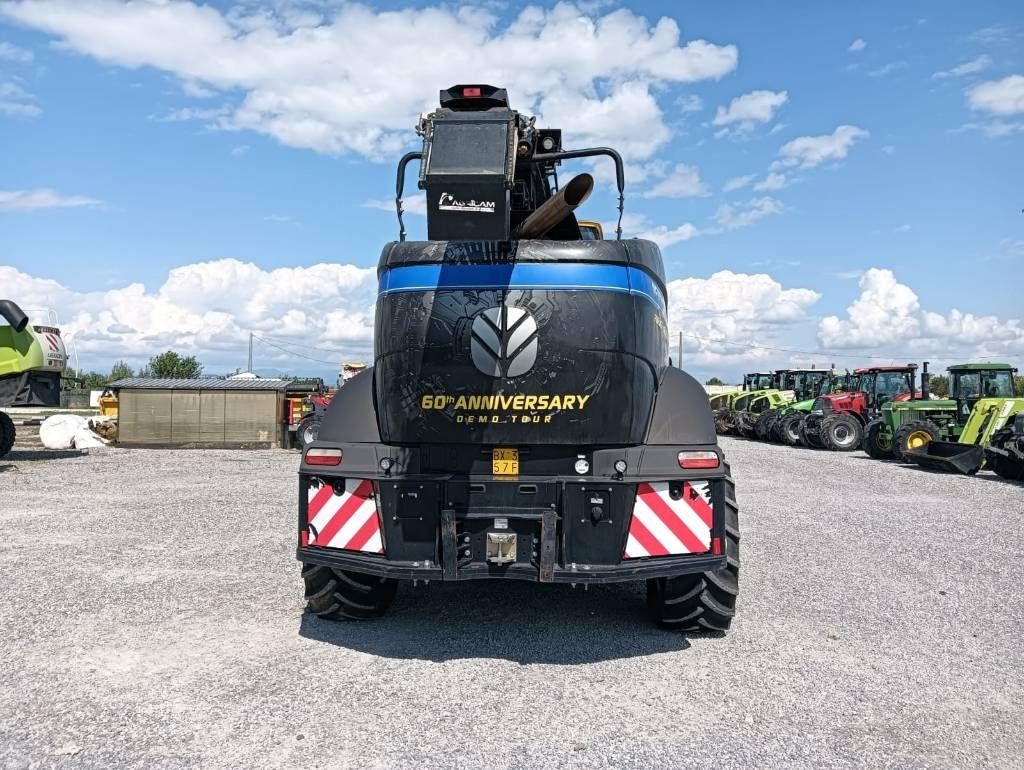 Combină de Recoltat Furaj New Holland FR 650: Foto 6