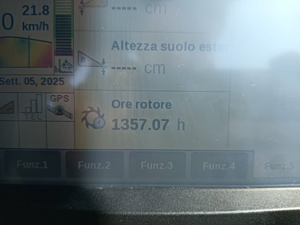 Combină de Recoltat Furaj New Holland FR 650: Foto 9