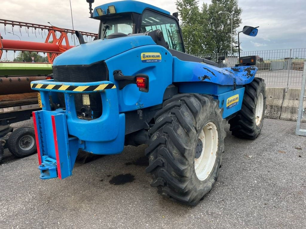 New Holland LM 430 - Stivuitor telescopic: Foto 2 New Holland LM 430 - Stivuitor telescopic: Foto 2