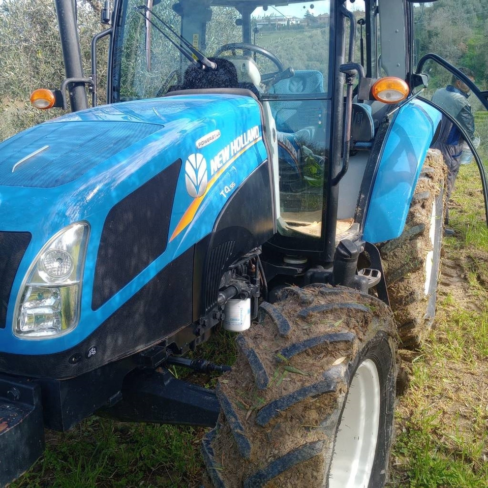 New Holland T 4.55 - Tractor agricol: Foto 5 New Holland T 4.55 - Tractor agricol: Foto 5