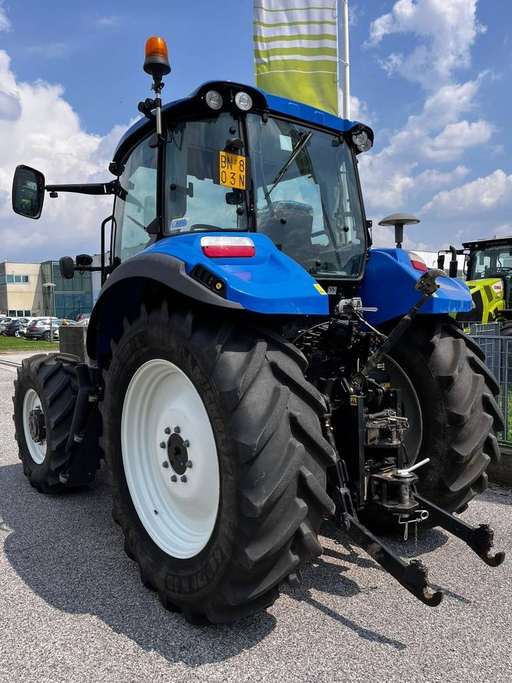 New Holland T 5.115 - Tractor agricol: Foto 3 New Holland T 5.115 - Tractor agricol: Foto 3