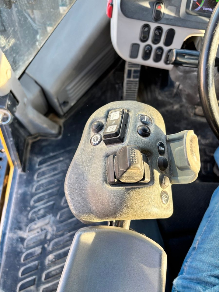 Komatsu WA470-8E0 Joystick-Lenkung ECSS - Încărcător frontal pe pneuri: Foto 5 Komatsu WA470-8E0 Joystick-Lenkung ECSS - Încărcător frontal pe pneuri: Foto 5