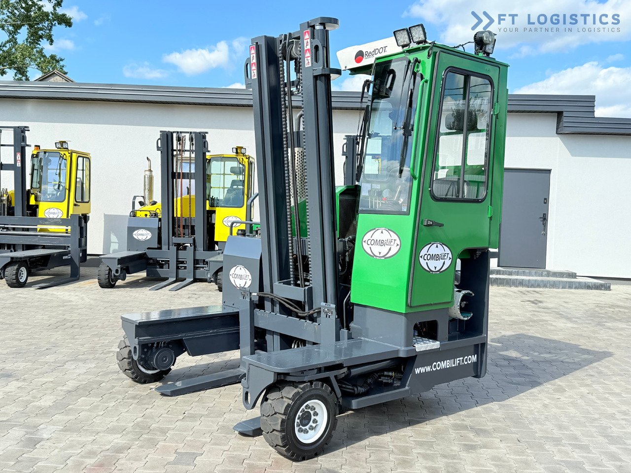 COMBILIFT C3500 / DUPLEX 4100MM / GAS / EXTENDABLE FORKS / CABIN / HEATING + AIR CONDITIONING / LIKE NEW - Stivuitor cu catarg retractabil, cu schimbare rapidă de direcţie: Foto 1 COMBILIFT C3500 / DUPLEX 4100MM / GAS / EXTENDABLE FORKS / CABIN / HEATING + AIR CONDITIONING / LIKE NEW - Stivuitor cu catarg retractabil, cu schimbare rapidă de direcţie: Foto 1
