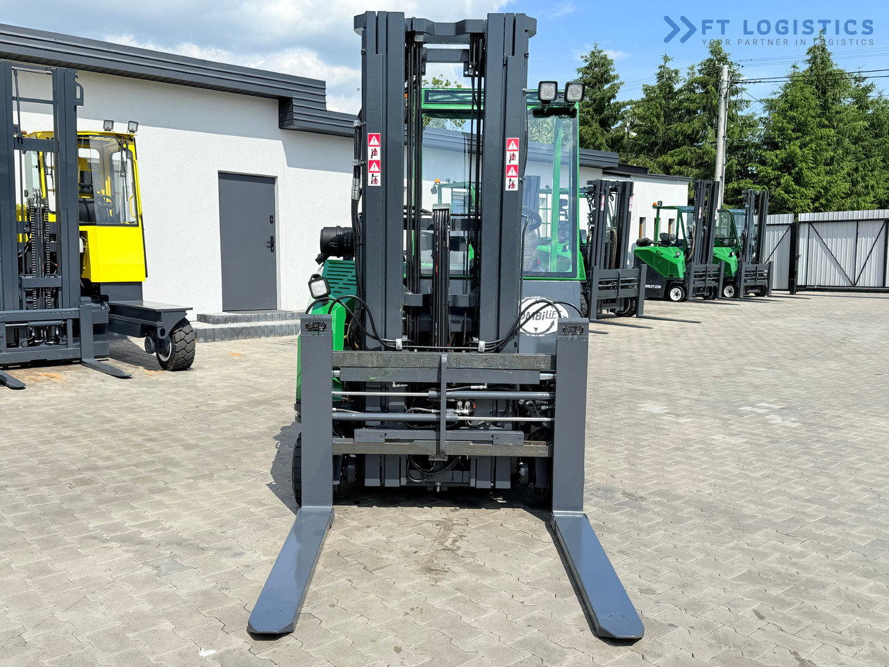 COMBILIFT CB2500 / DIESEL / EXTENDABLE FORKS / TRIPLEX / 5500MM / FREE LIFT / SIDE SHIFT / FORK POSITIONER / LIKE NEW - Stivuitor cu catarg retractabil, cu schimbare rapidă de direcţie: Foto 4 COMBILIFT CB2500 / DIESEL / EXTENDABLE FORKS / TRIPLEX / 5500MM / FREE LIFT / SIDE SHIFT / FORK POSITIONER / LIKE NEW - Stivuitor cu catarg retractabil, cu schimbare rapidă de direcţie: Foto 4
